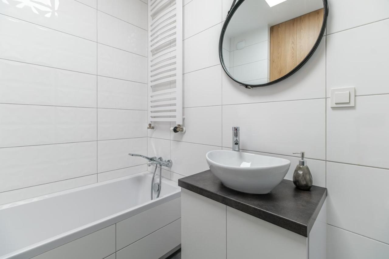 Warsaw Inside Business Centre Apartment Bagian luar foto